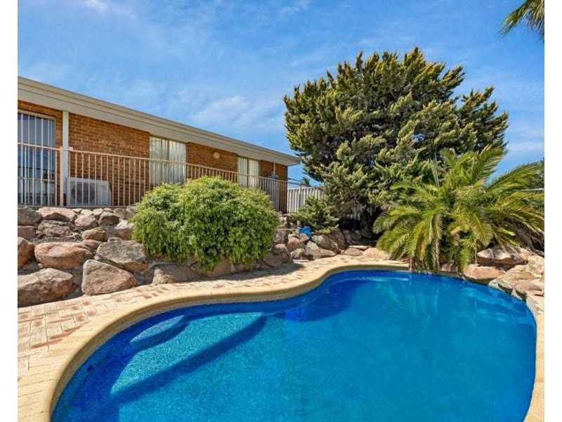 11 Southern Cross Circle, Ocean Reef WA 6027