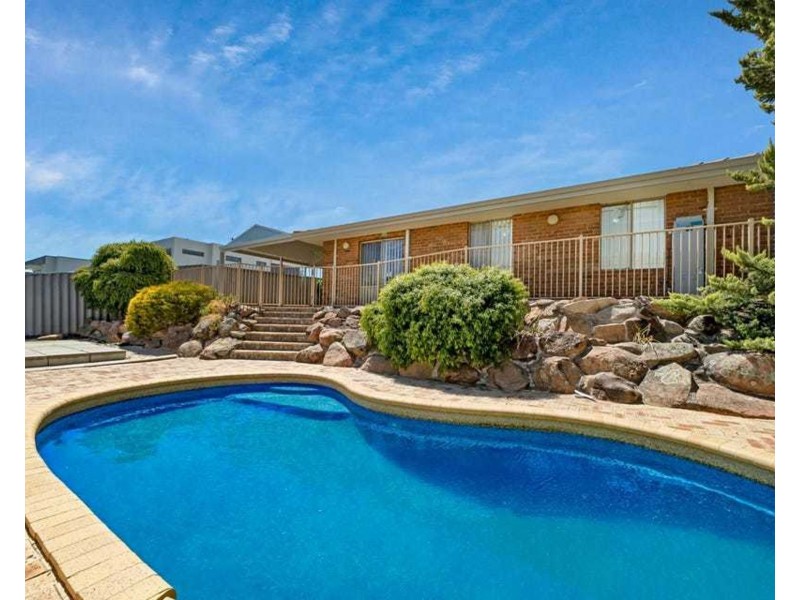 11 Southern Cross Circle, Ocean Reef WA 6027
