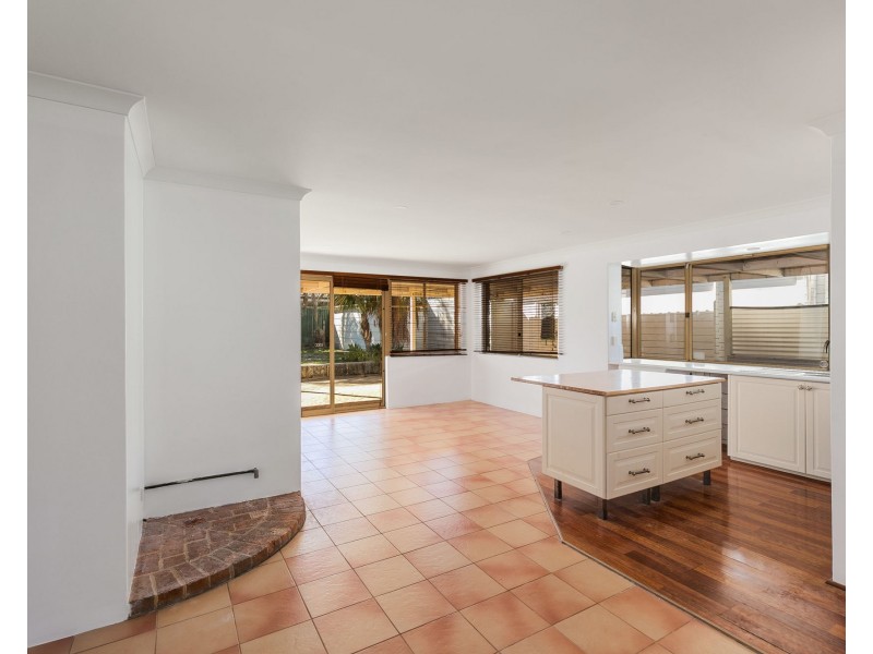 5 Pola Place, Waikiki WA 6169