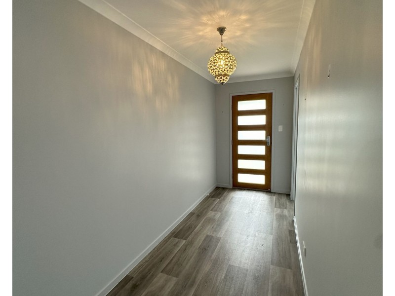 30 Sutherland, Branyan QLD 4670