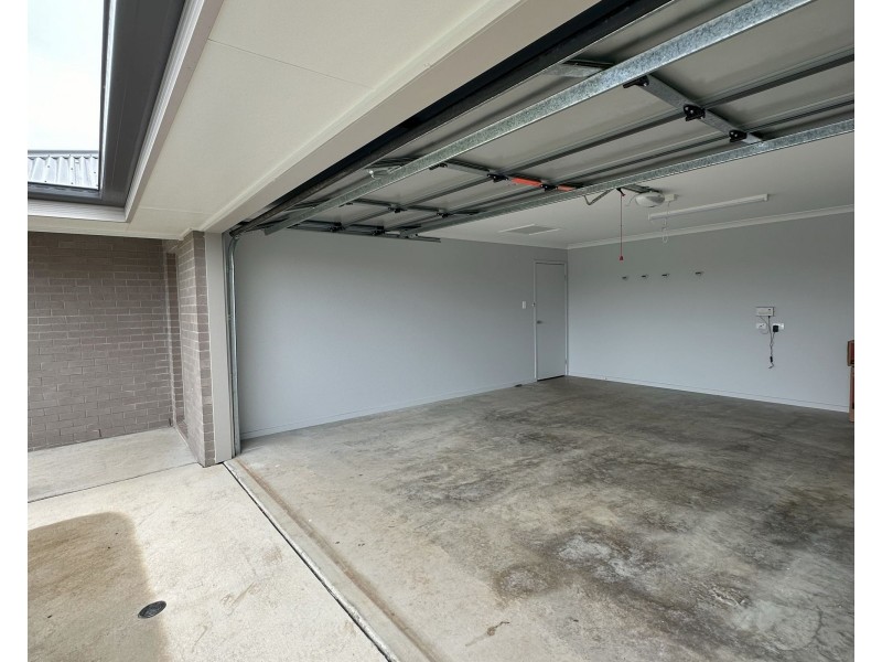 30 Sutherland, Branyan QLD 4670