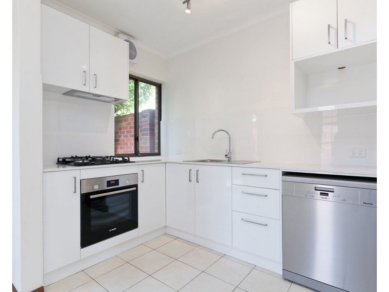 2/10 Leonora Street, Como WA 6152