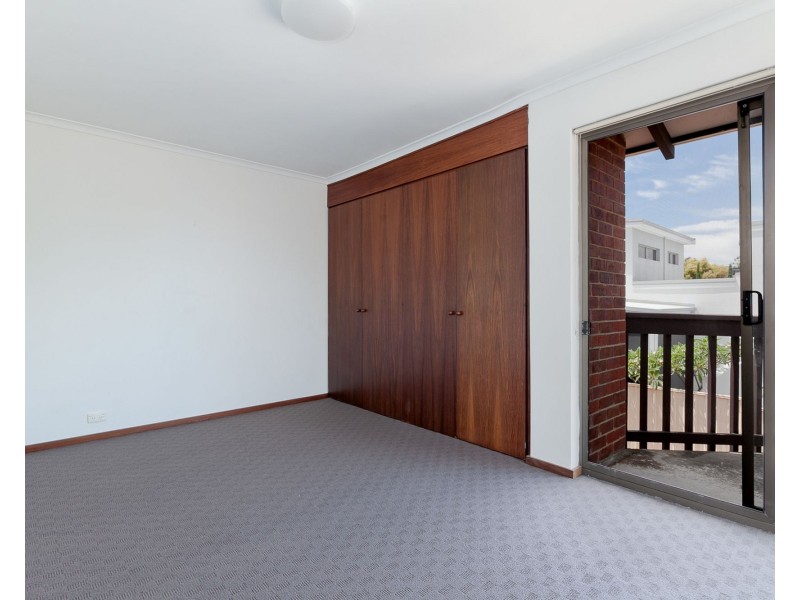 2/10 Leonora Street, Como WA 6152