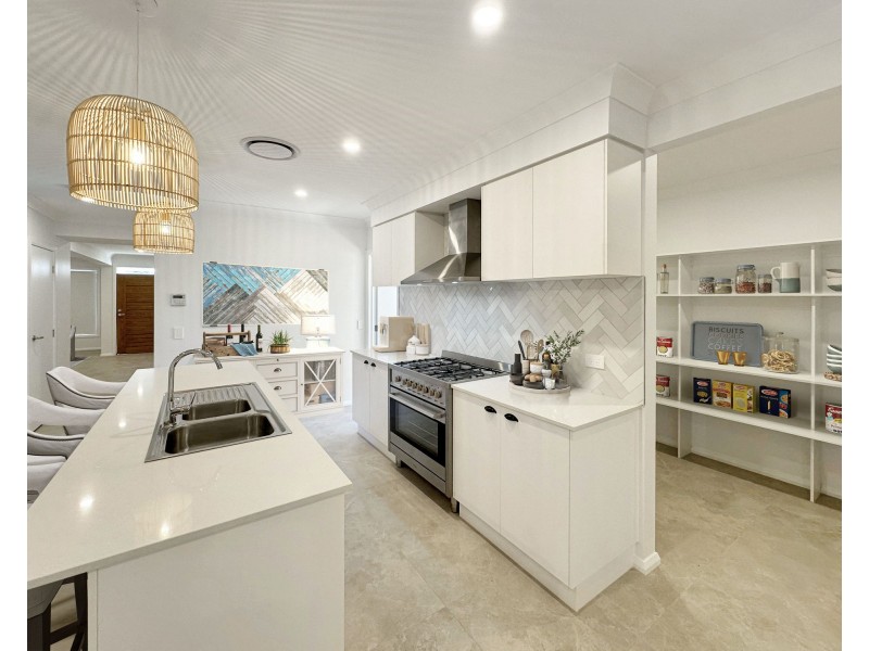 201 Belvedere Drive, Spring Mountain QLD 4124