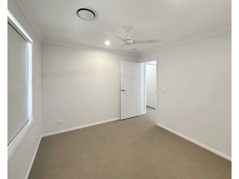 201 Belvedere Drive, Spring Mountain QLD 4124