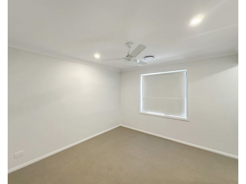 201 Belvedere Drive, Spring Mountain QLD 4124
