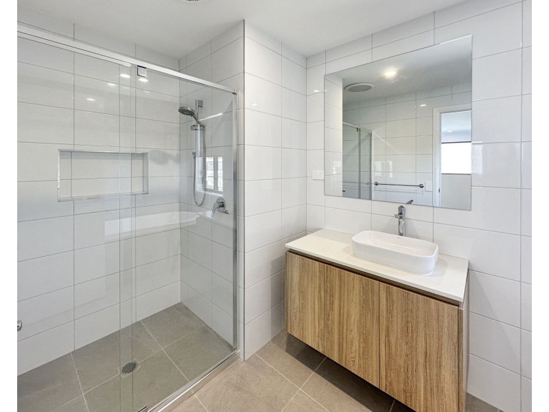 201 Belvedere Drive, Spring Mountain QLD 4124