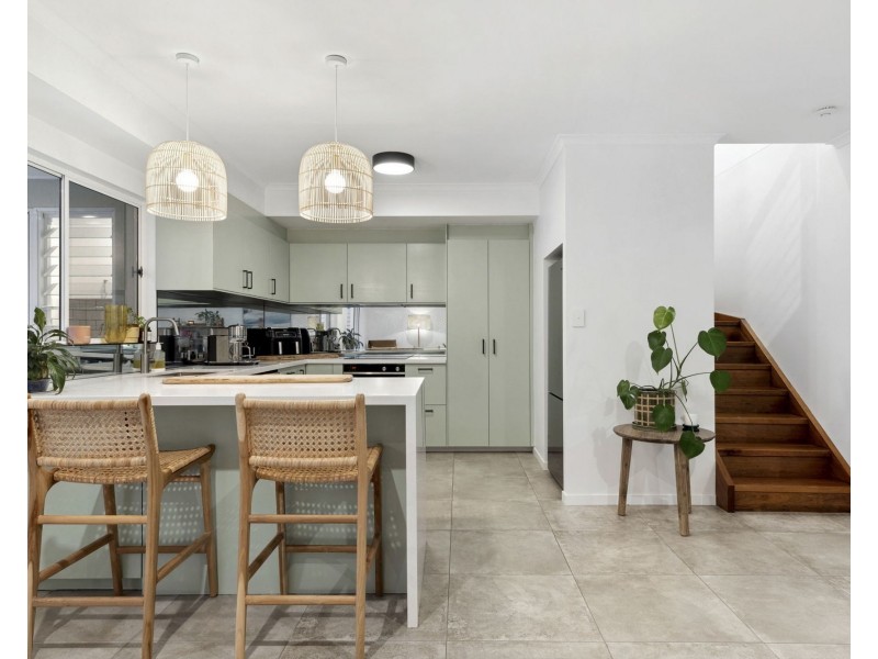 1/4 Lipton Street, Sunrise Beach QLD 4567