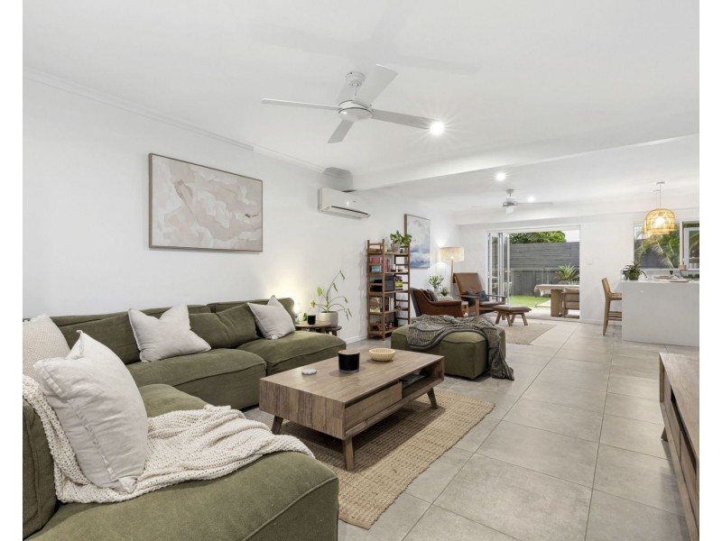 1/4 Lipton Street, Sunrise Beach QLD 4567