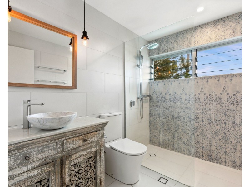 1/8 Natasha Avenue, Noosa Heads QLD 4567