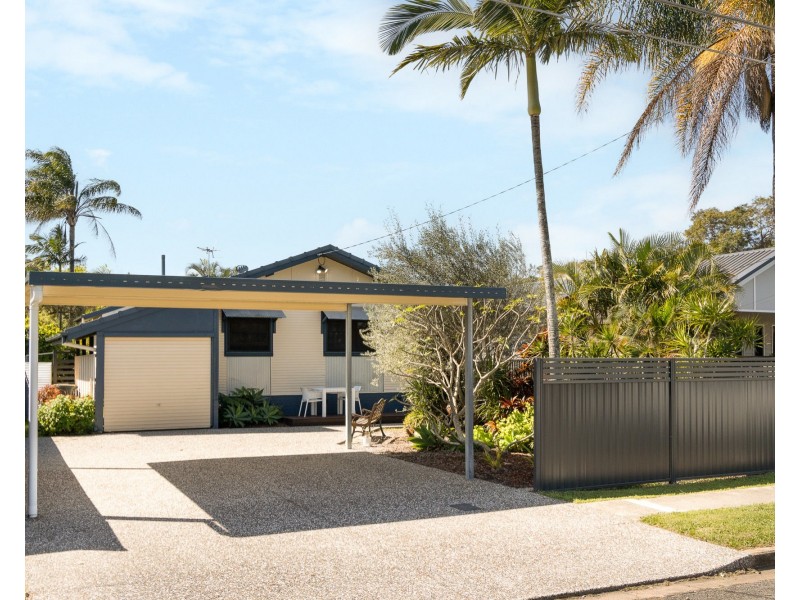 19 Kempster street, Sandgate QLD 4017