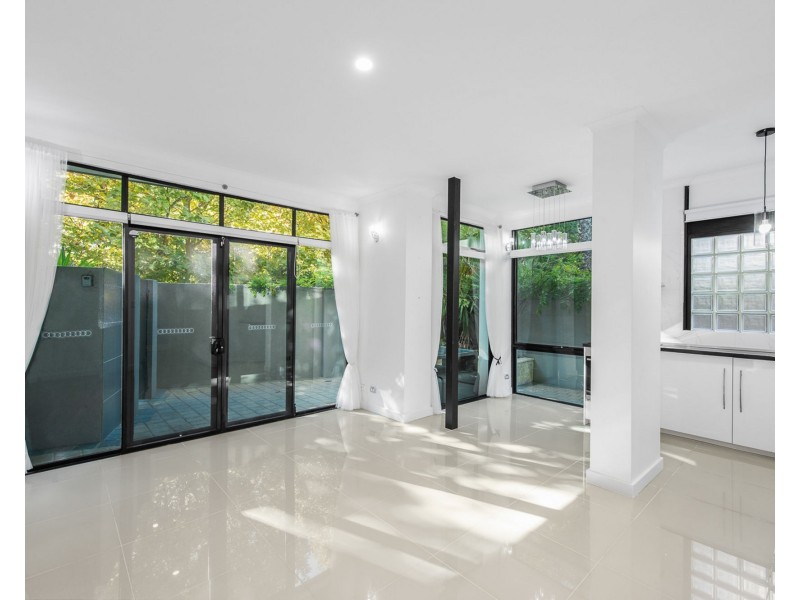 1/39 Mill Point Road, South Perth WA 6151