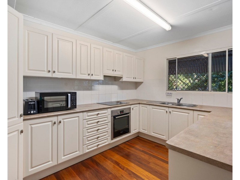 50 Tucker Street, Chapel Hill QLD 4069