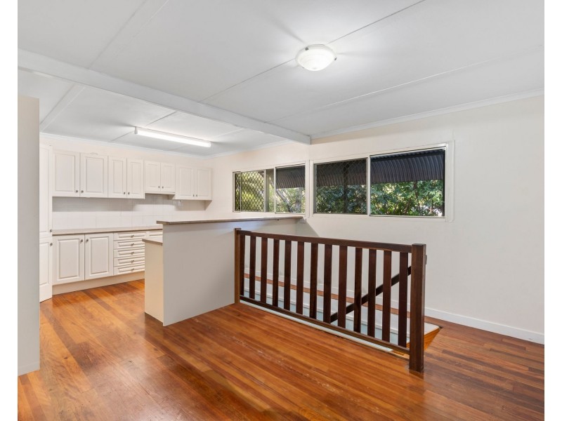 50 Tucker Street, Chapel Hill QLD 4069