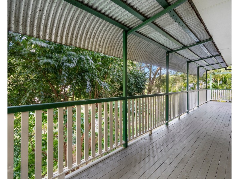 50 Tucker Street, Chapel Hill QLD 4069