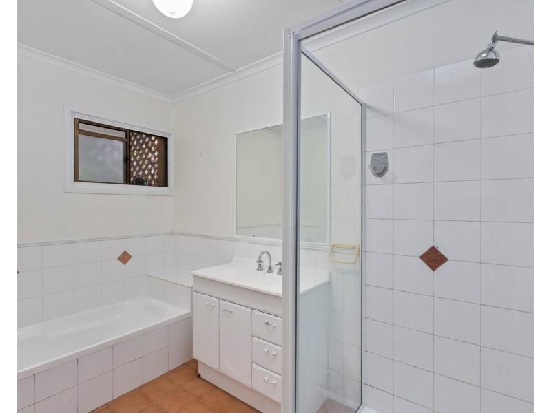 50 Tucker Street, Chapel Hill QLD 4069