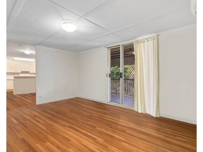 50 Tucker Street, Chapel Hill QLD 4069