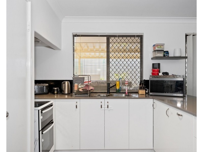 6 Gould Place, Parmelia WA 6167
