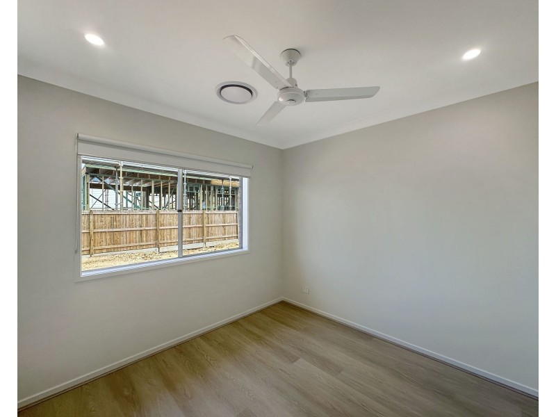 203 Belvedere Drive, Spring Mountain QLD 4124