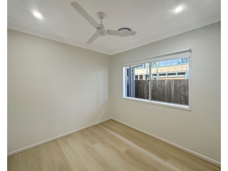 203 Belvedere Drive, Spring Mountain QLD 4124