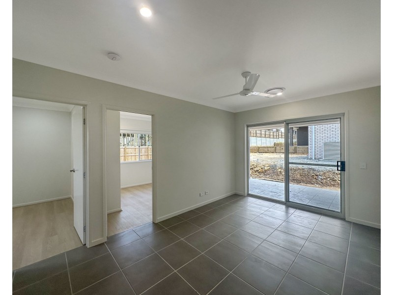 203 Belvedere Drive, Spring Mountain QLD 4124