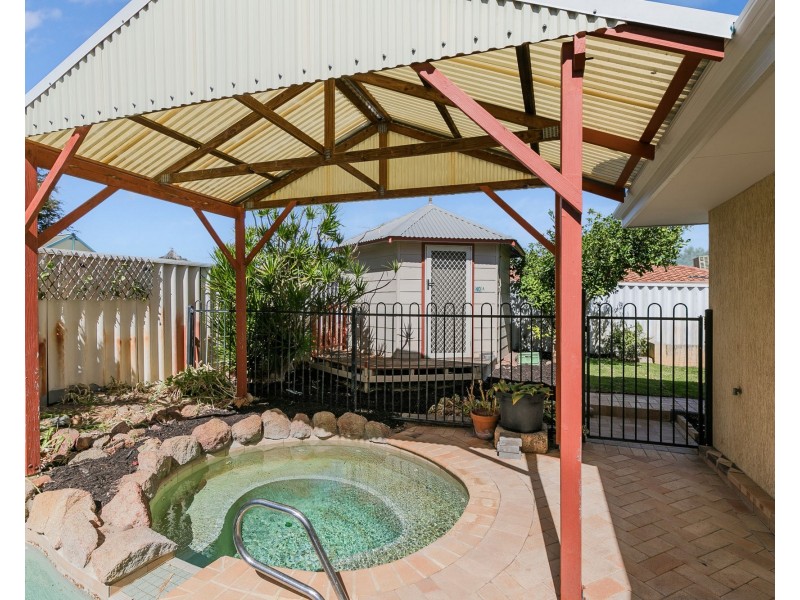 40 Elanora Drive, Cooloongup WA 6168