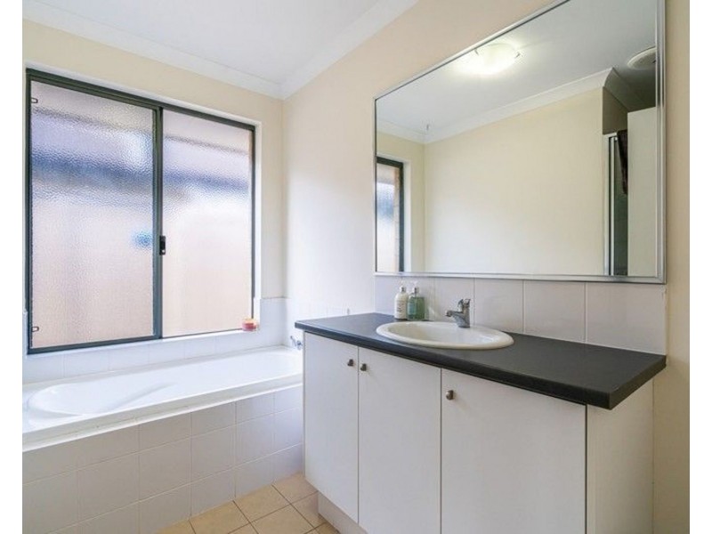 2 Ortega Lane, Caversham WA 6055