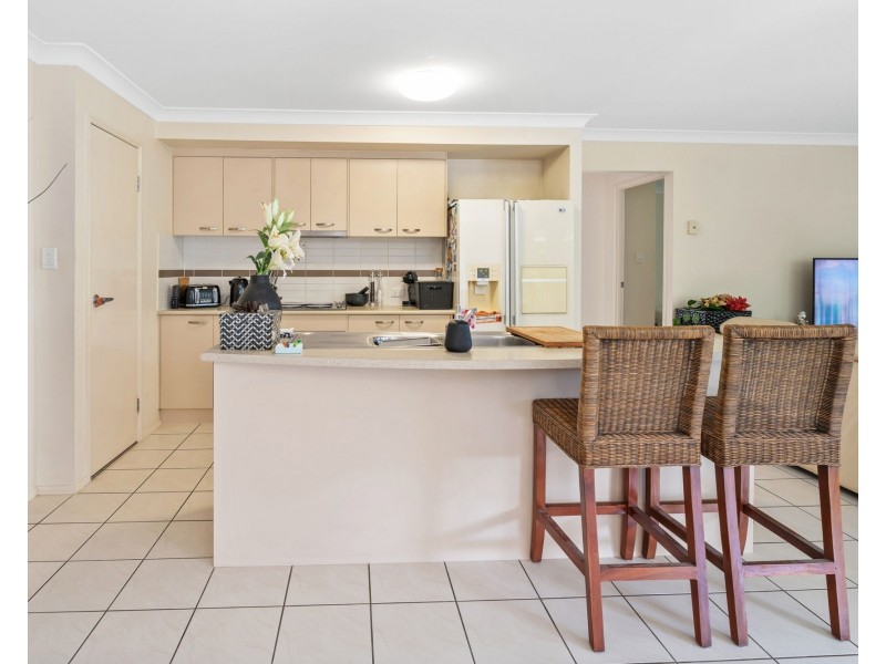 6 Stokes Street, Pacific Pines QLD 4211