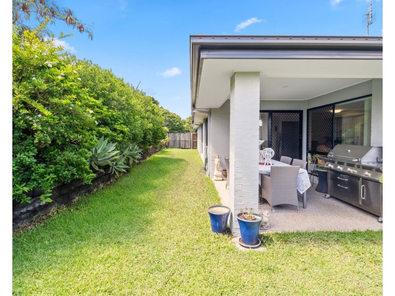 6 Stokes Street, Pacific Pines QLD 4211