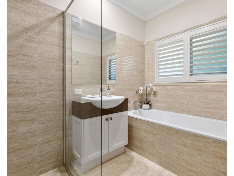 34 Binnea Street, Yaroomba QLD 4573