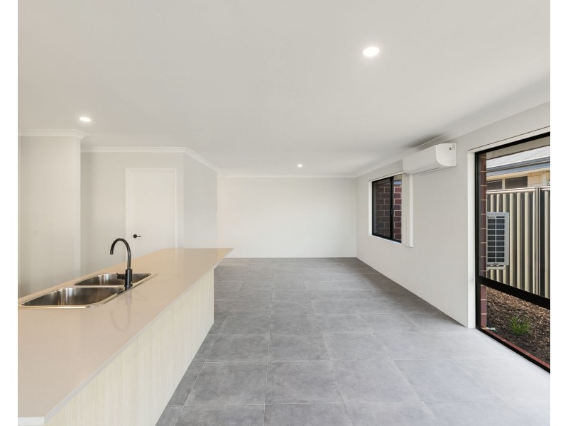 4 Bathurst Street, Byford WA 6122