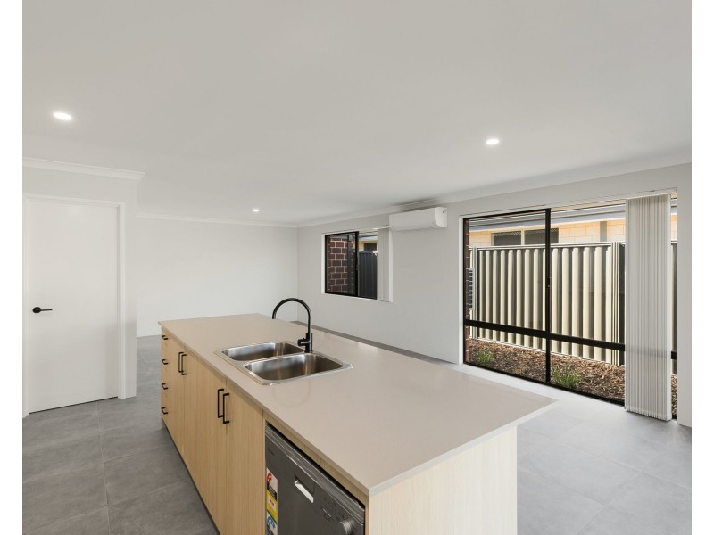 4 Bathurst Street, Byford WA 6122