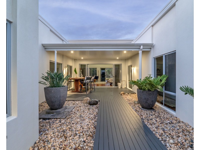 5 Wallum Close, Pelican Waters QLD 4551