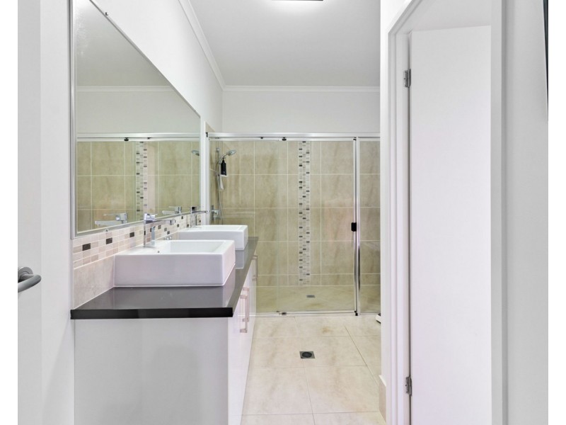 5 Wallum Close, Pelican Waters QLD 4551