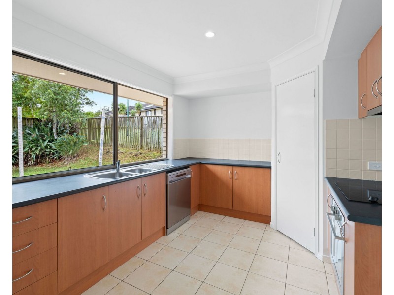 17 Beaumont Crescent, Pacific Pines QLD 4211