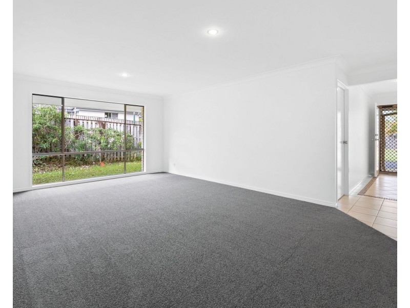 17 Beaumont Crescent, Pacific Pines QLD 4211