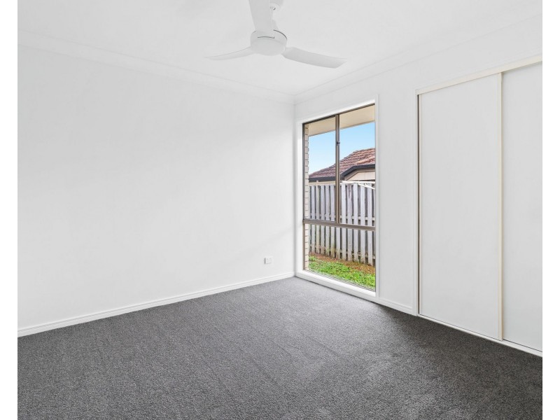 17 Beaumont Crescent, Pacific Pines QLD 4211