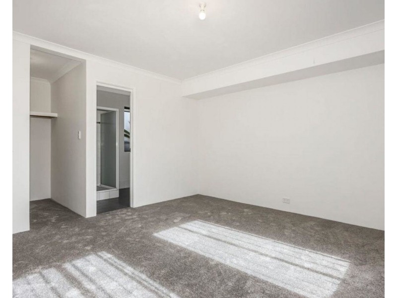 4 Coree Lane, Ellenbrook WA 6069