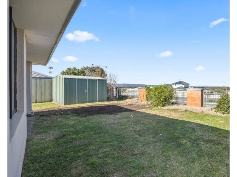 4 Coree Lane, Ellenbrook WA 6069