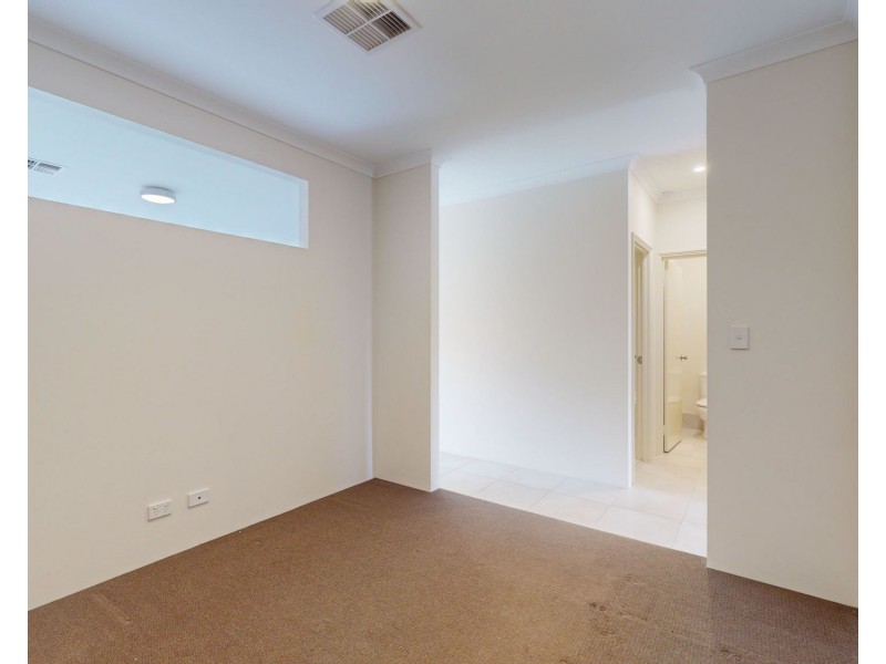 31 Dunk Street, Yanchep WA 6035