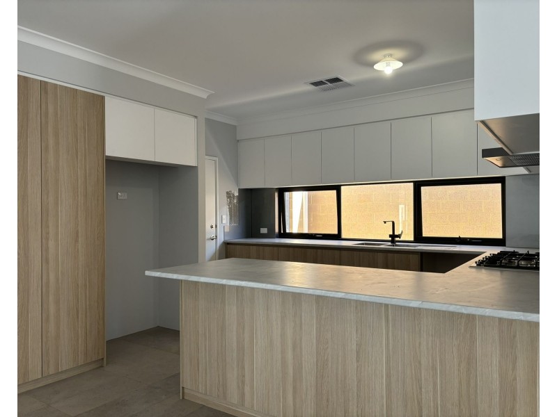 1 Killarney Close, Connolly WA 6027