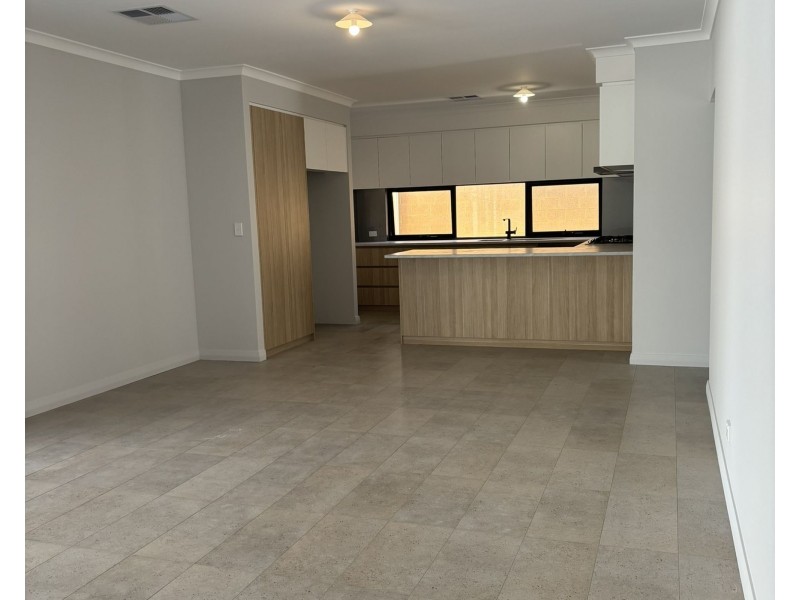 1 Killarney Close, Connolly WA 6027