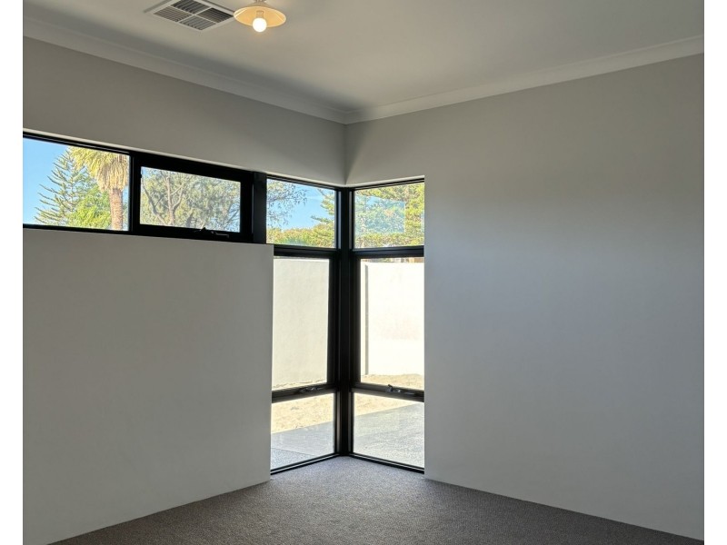1 Killarney Close, Connolly WA 6027