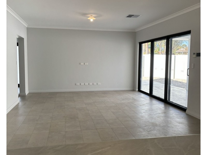 1 Killarney Close, Connolly WA 6027