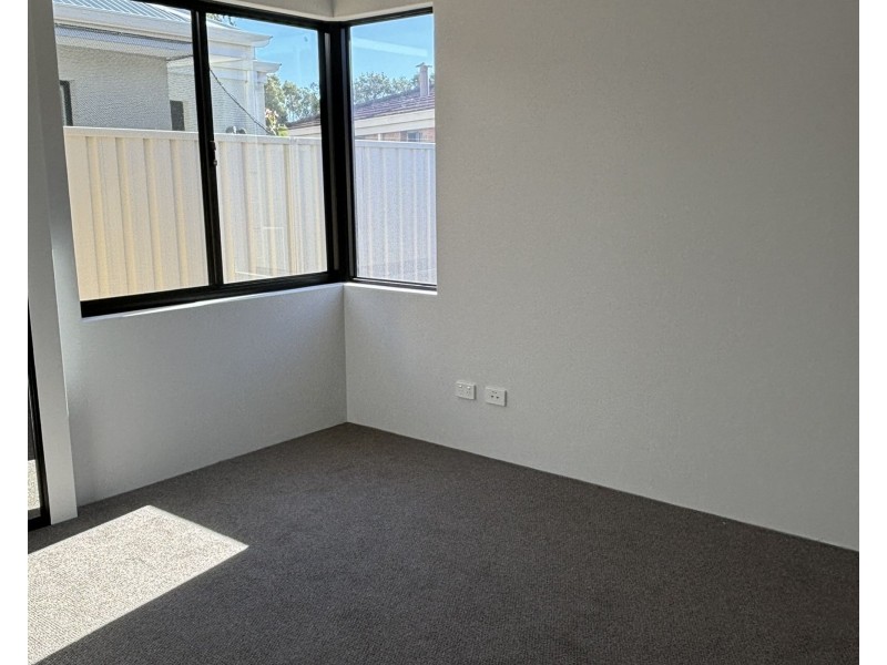 1 Killarney Close, Connolly WA 6027