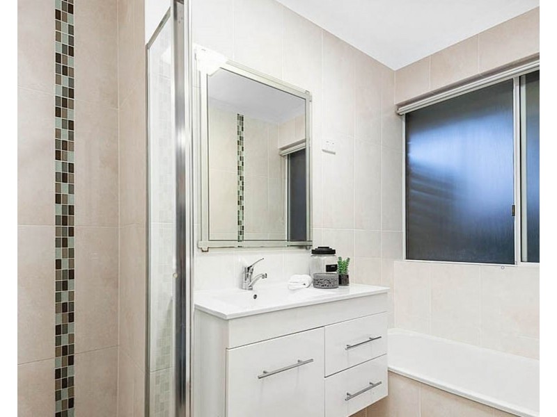 4 Alphitonia Crescent, Sunnybank Hills QLD 4109