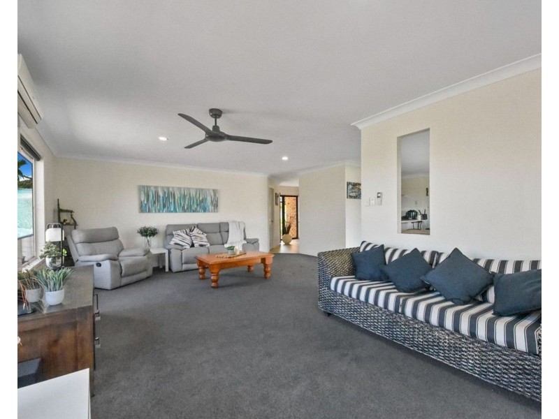 17 Midway Terrace, Pacific Pines QLD 4211