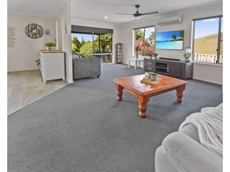 17 Midway Terrace, Pacific Pines QLD 4211