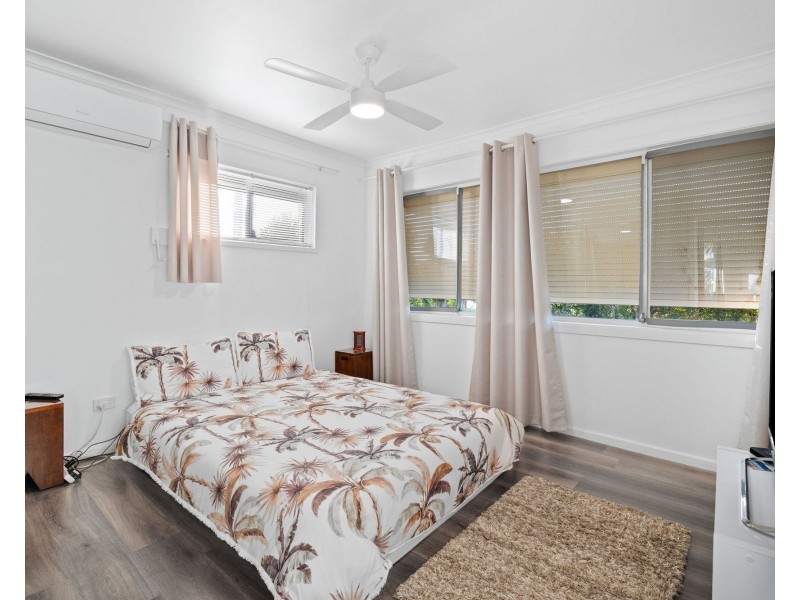 28 Ferguson Avenue, Labrador QLD 4215