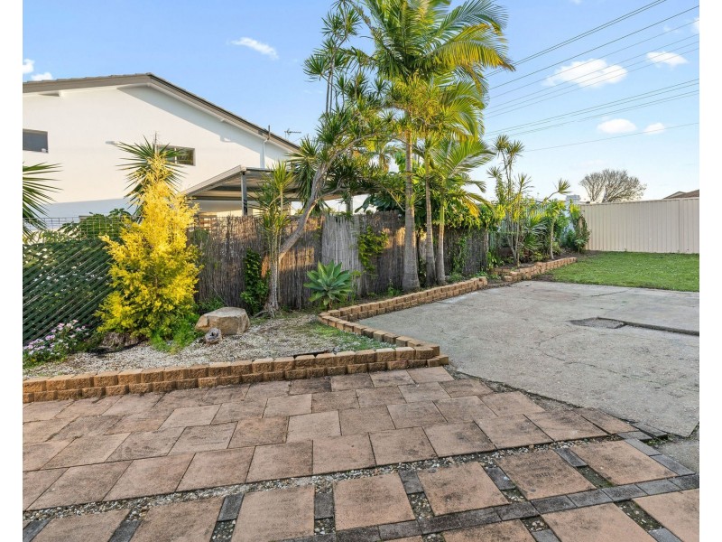 28 Ferguson Avenue, Labrador QLD 4215